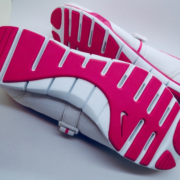 Nike NWT Mary Jane Size 6 White Sneakers Shoes - Picture 3 of 15